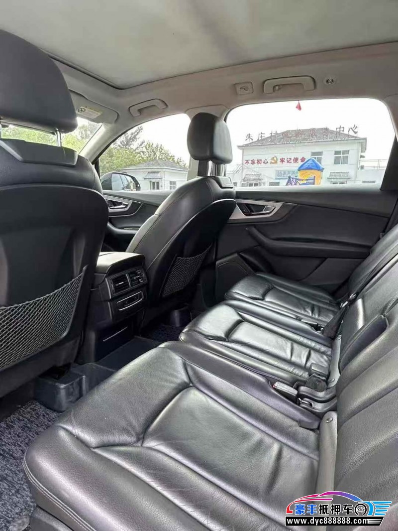 16年奥迪Q7轿车抵押车出售