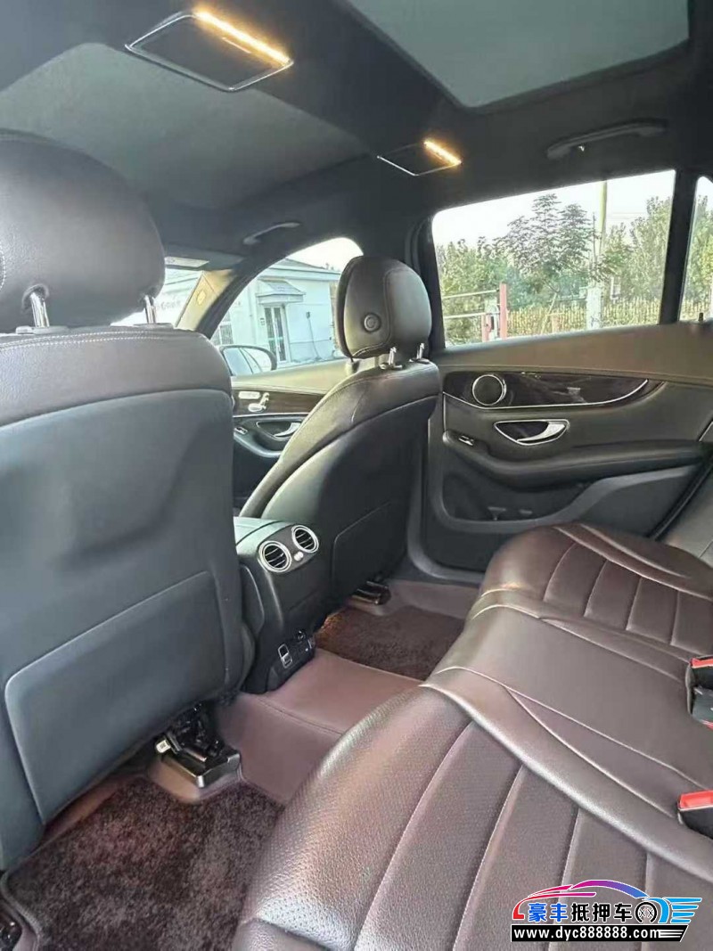 19年奔驰GLC轿车抵押车出售