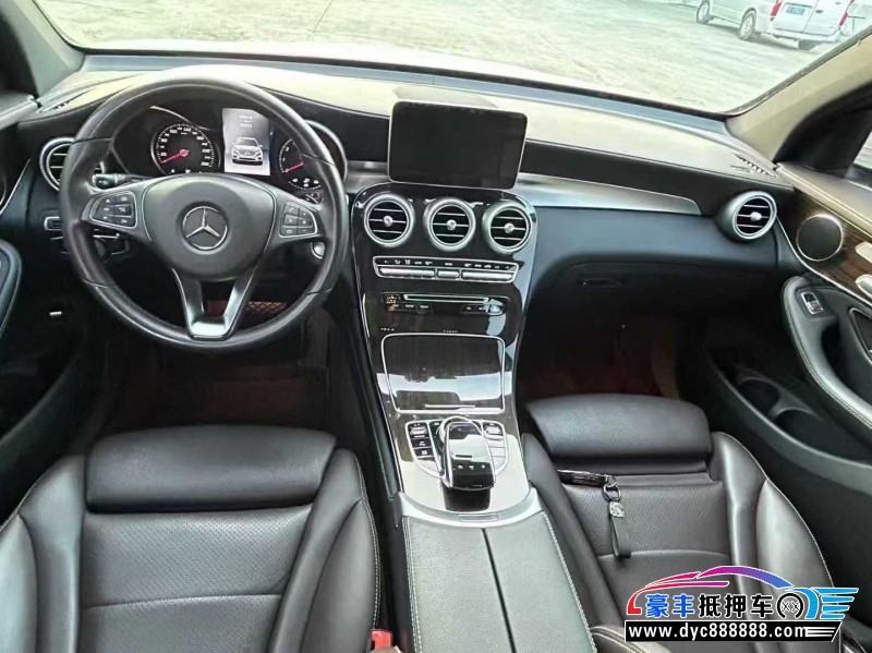 19年奔驰GLC轿车抵押车出售