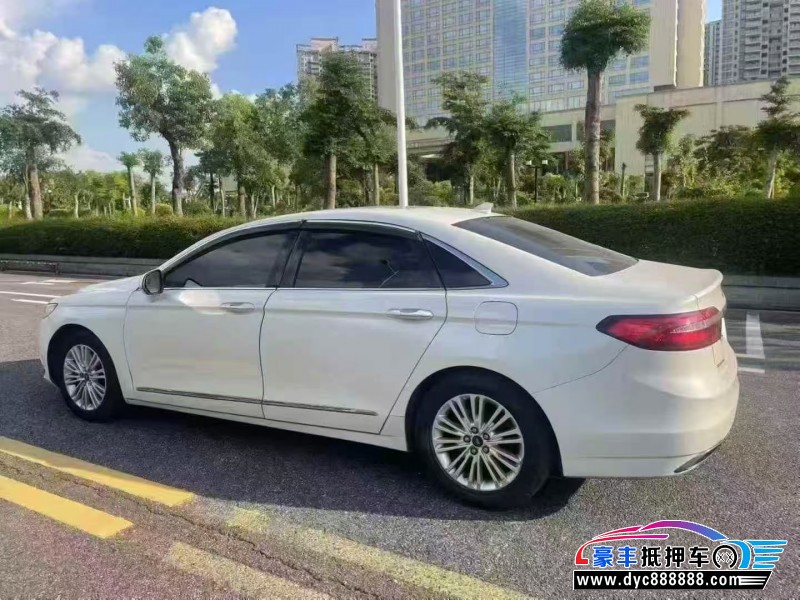 17年福特金牛座轿车抵押车出售