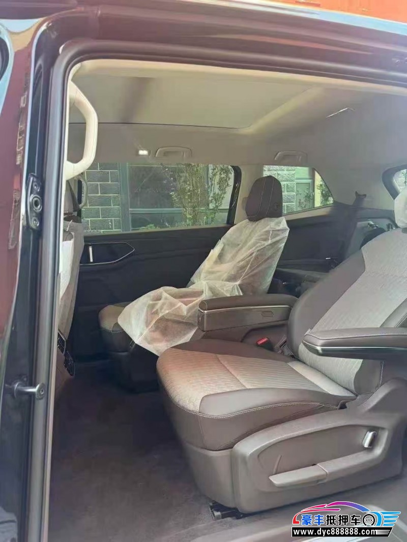 25年大众蔚然轿车抵押车出售