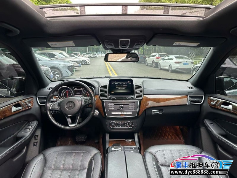 17年奔驰GLS轿车抵押车出售