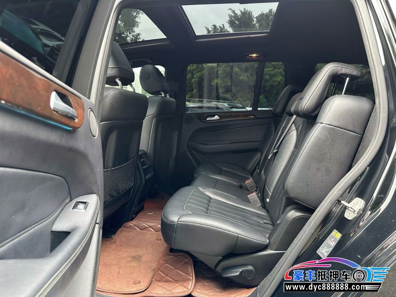 17年奔驰GLS轿车抵押车出售