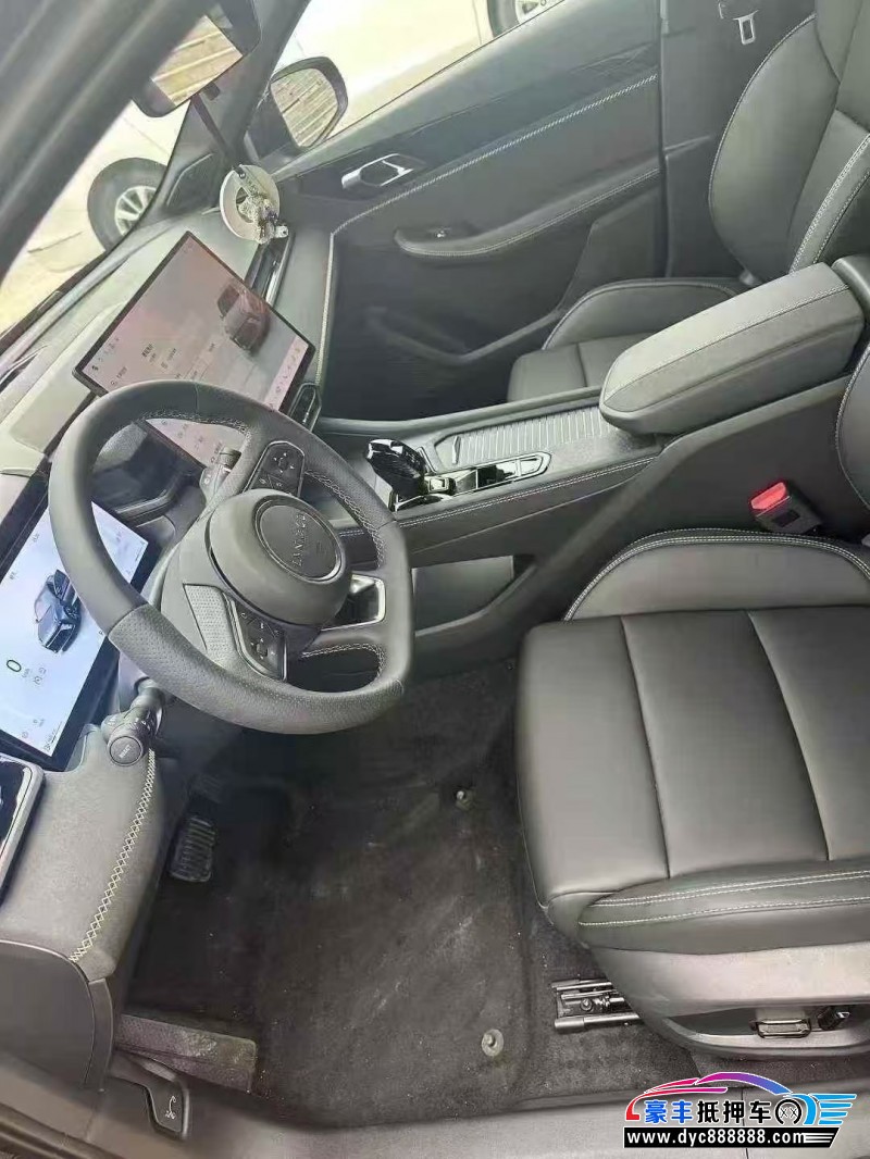 25年领克03轿车抵押车出售