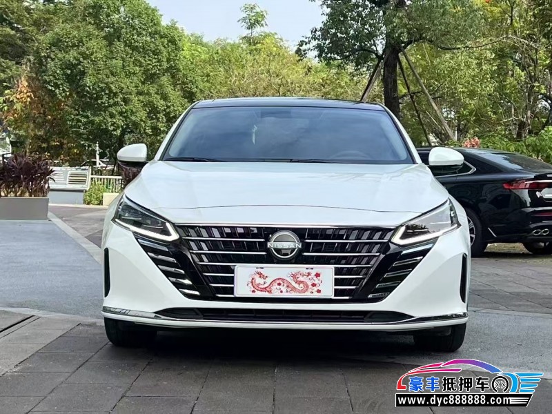 25年日产天籁轿车抵押车出售