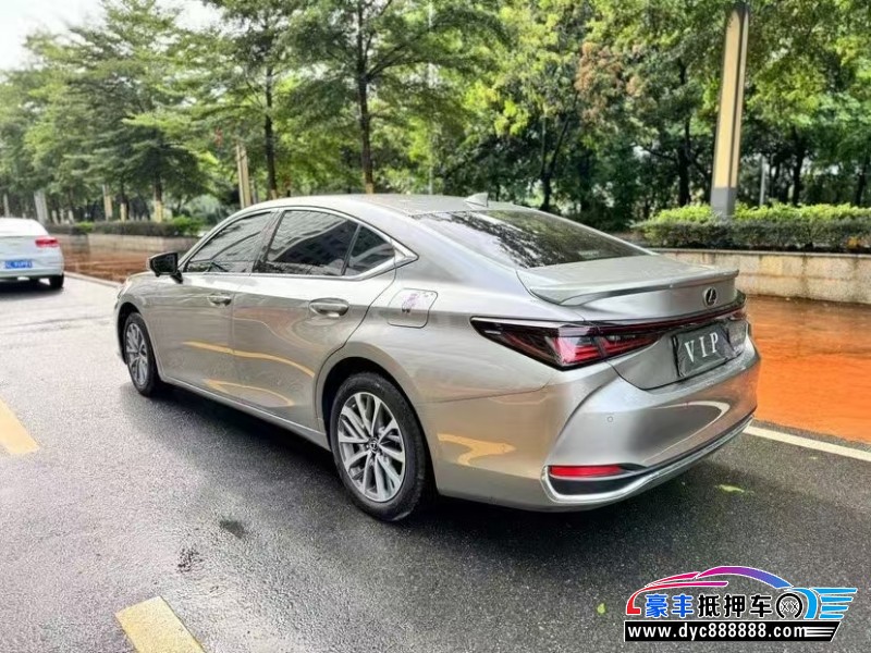 25年雷克萨斯ES轿车抵押车出售