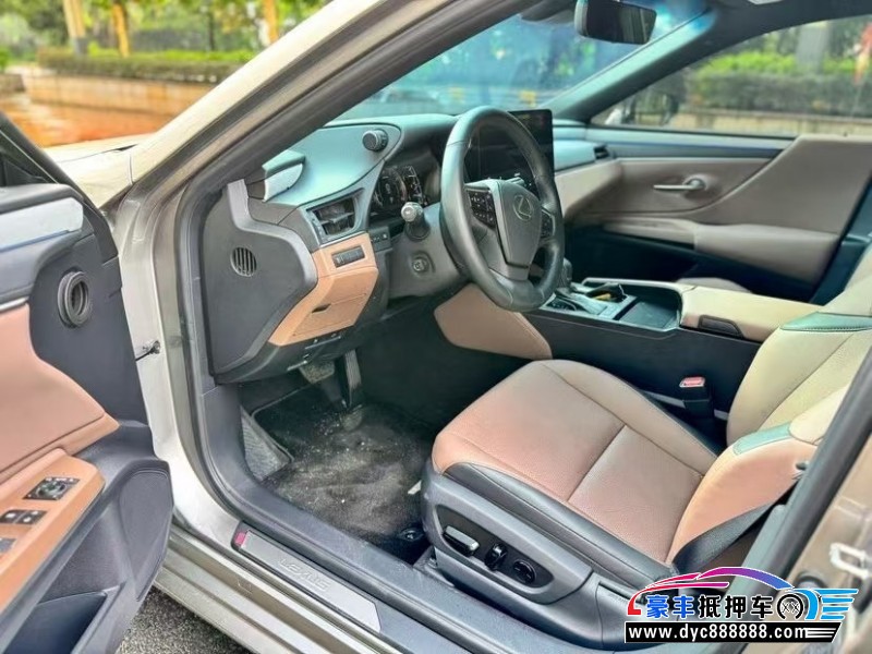 25年雷克萨斯ES轿车抵押车出售