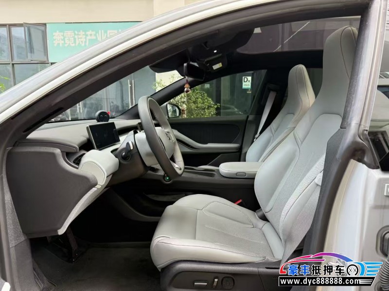 25年蔚来ET5轿车抵押车出售