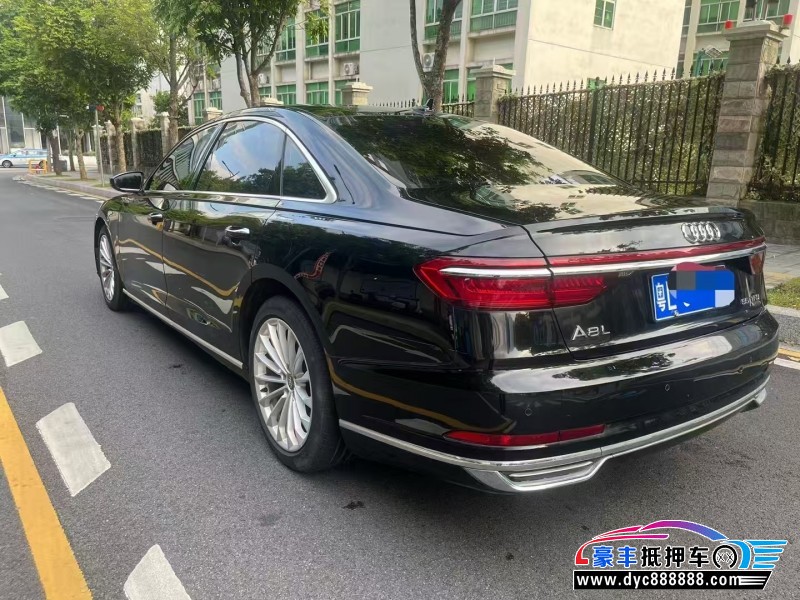 20年奥迪A8L轿车抵押车出售