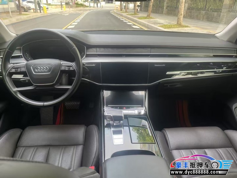 20年奥迪A8L轿车抵押车出售
