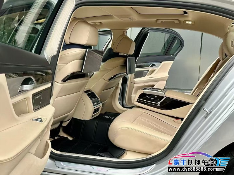 18年宝马7系轿车抵押车出售