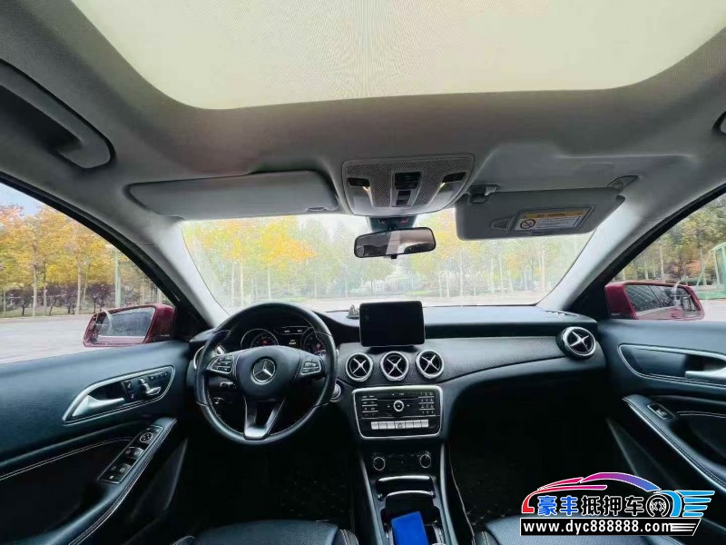 17年奔驰GLA轿车抵押车出售