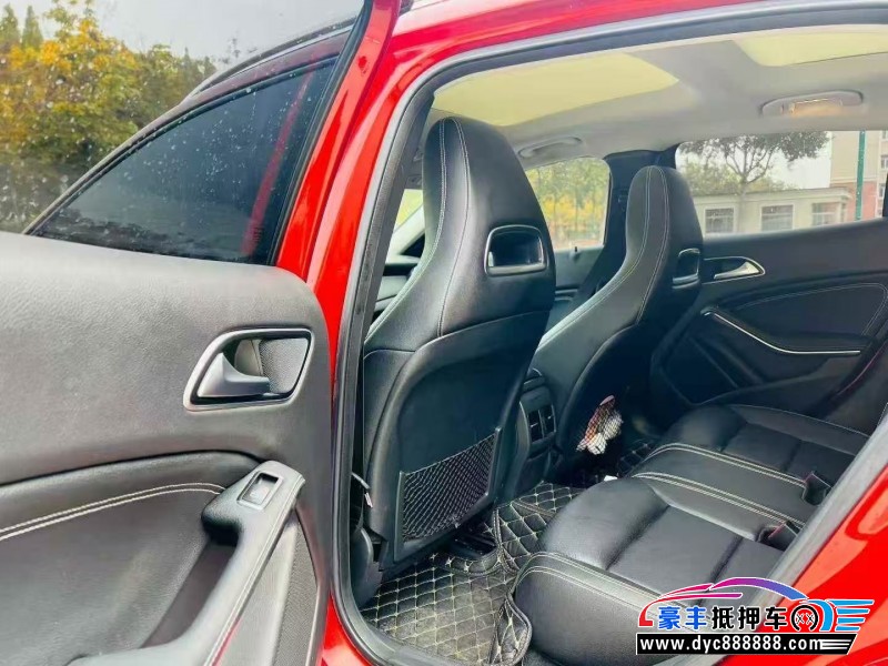 17年奔驰GLA轿车抵押车出售