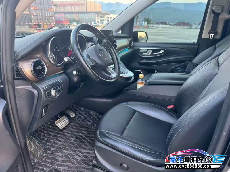 18年奔驰V轿车抵押车出售