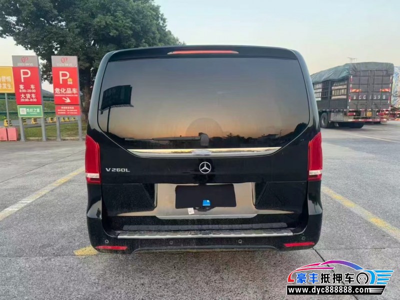 18年奔驰V轿车抵押车出售