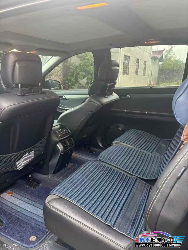 16年奔驰R轿车抵押车出售