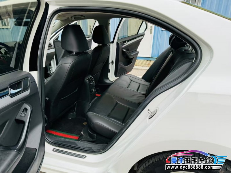 19年大众速腾轿车抵押车出售