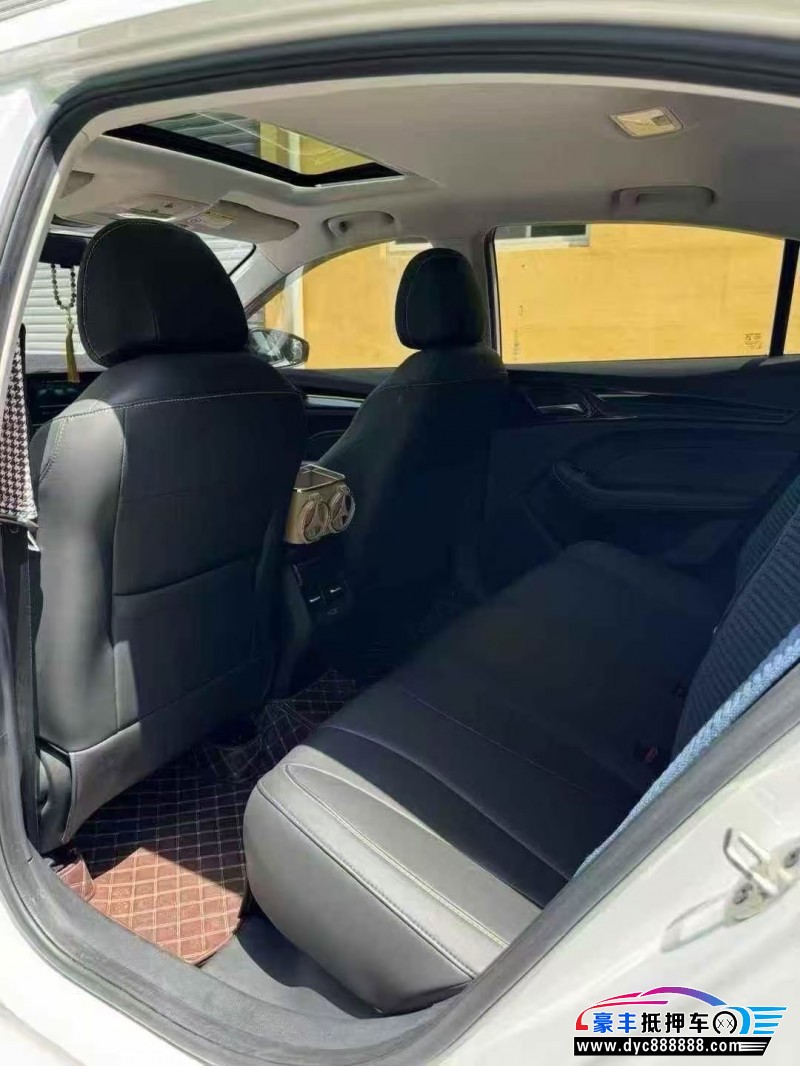 22年荣威i5轿车抵押车出售