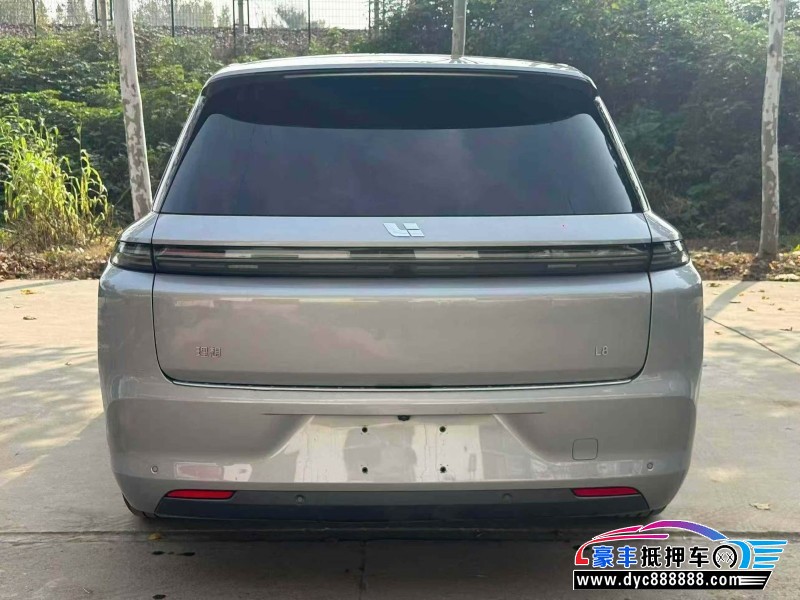 23年理想L8轿车抵押车出售