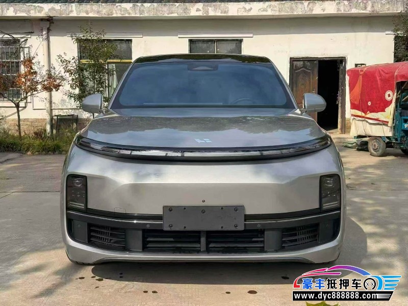 23年理想L8轿车抵押车出售