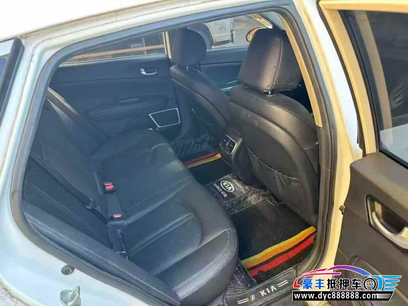 19年起亚K5轿车抵押车出售