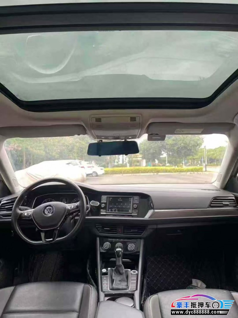 20年大众速腾轿车抵押车出售