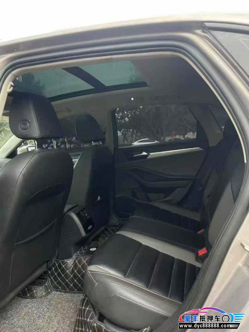 20年大众速腾轿车抵押车出售