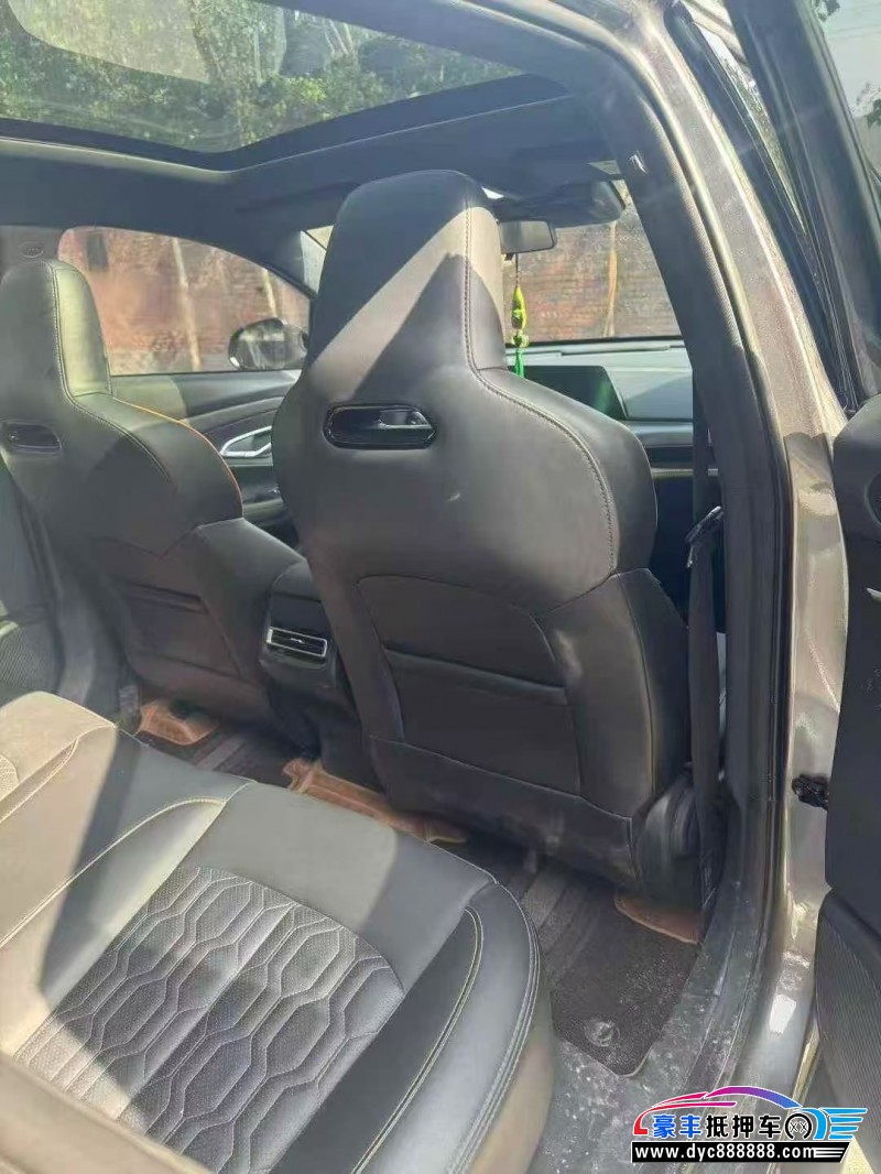 22年长安长安UNI轿车抵押车出售