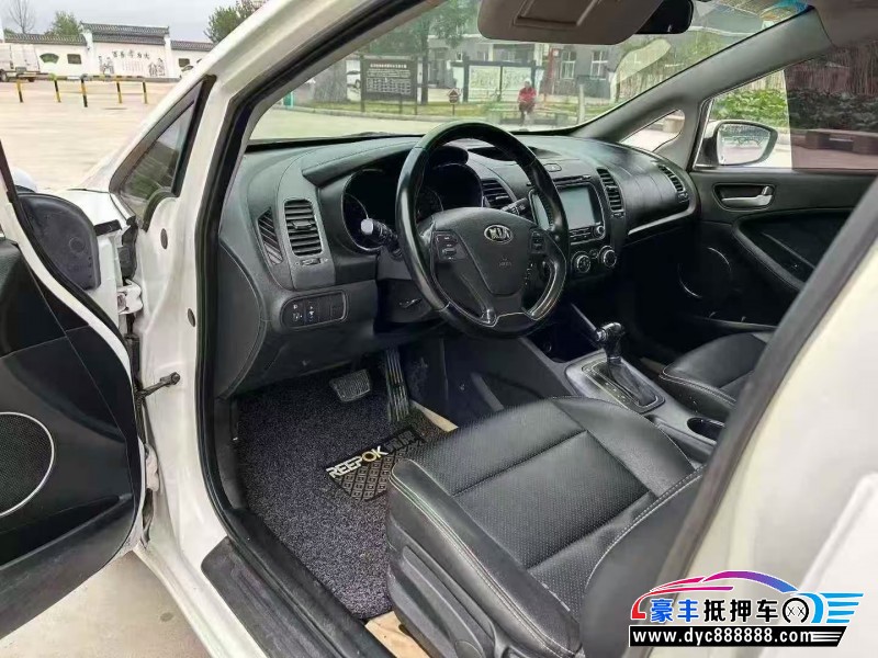 15年起亚K3轿车抵押车出售