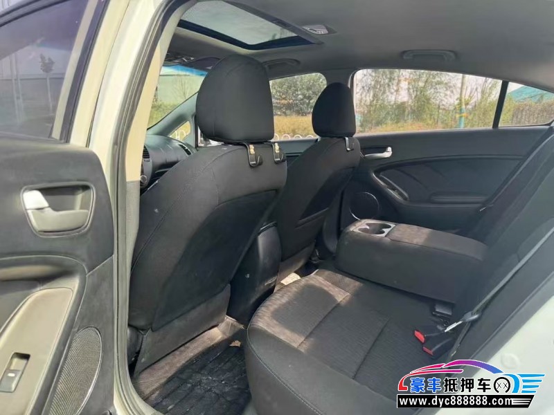 15年起亚K3轿车抵押车出售