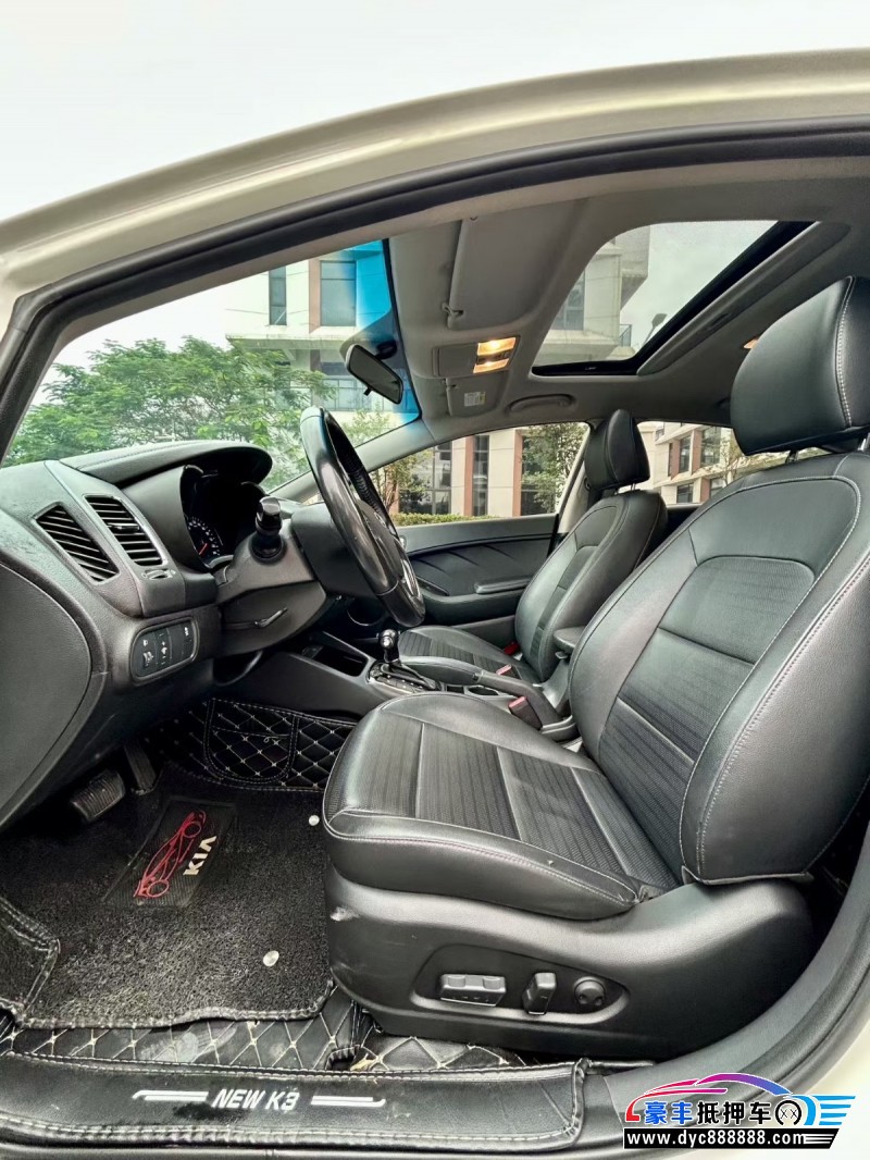 18年起亚K3轿车抵押车出售