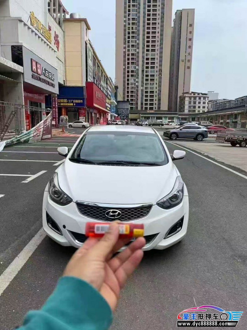 18年现代朗动轿车抵押车出售