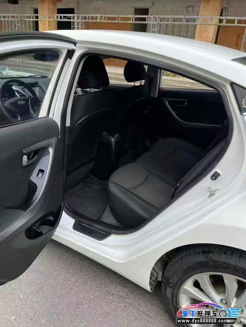 18年现代朗动轿车抵押车出售