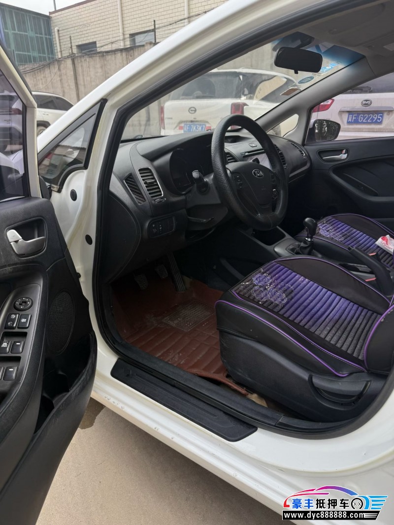 15年起亚K3轿车抵押车出售