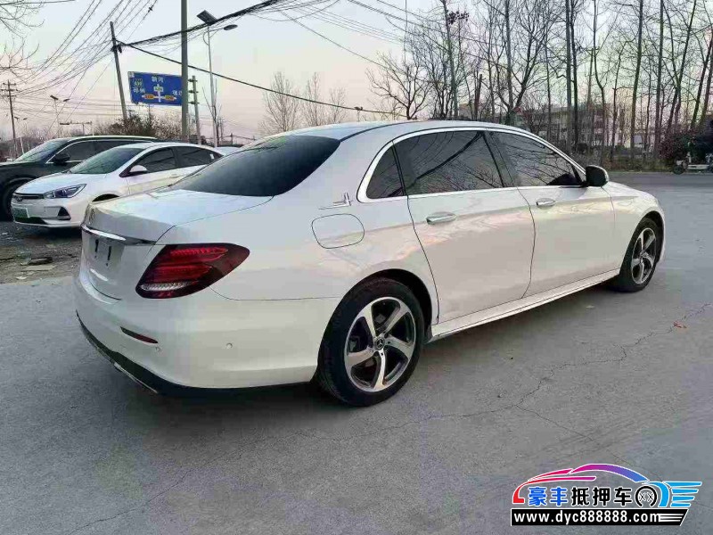 17年奔驰E轿车抵押车出售