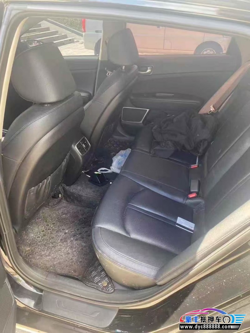 18年起亚K5轿车抵押车出售