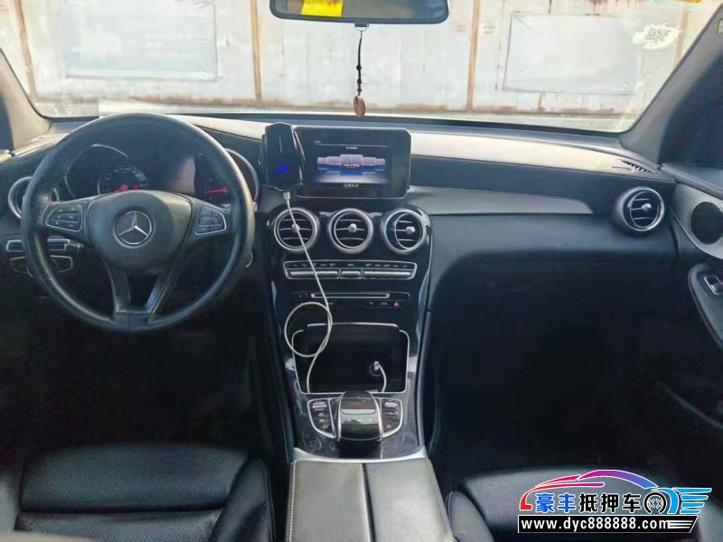 17年奔驰GLCSUV抵押车出售