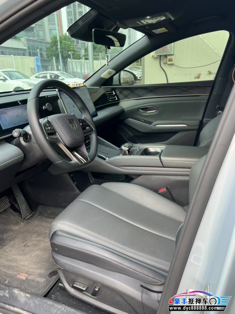 24年比亚迪秦轿车抵押车出售