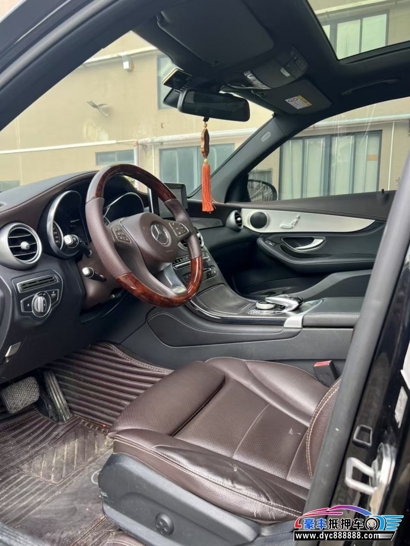 17年奔驰GLC轿车抵押车出售