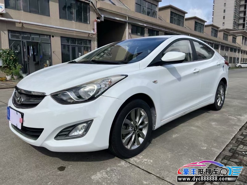 16年现代朗动轿车抵押车出售