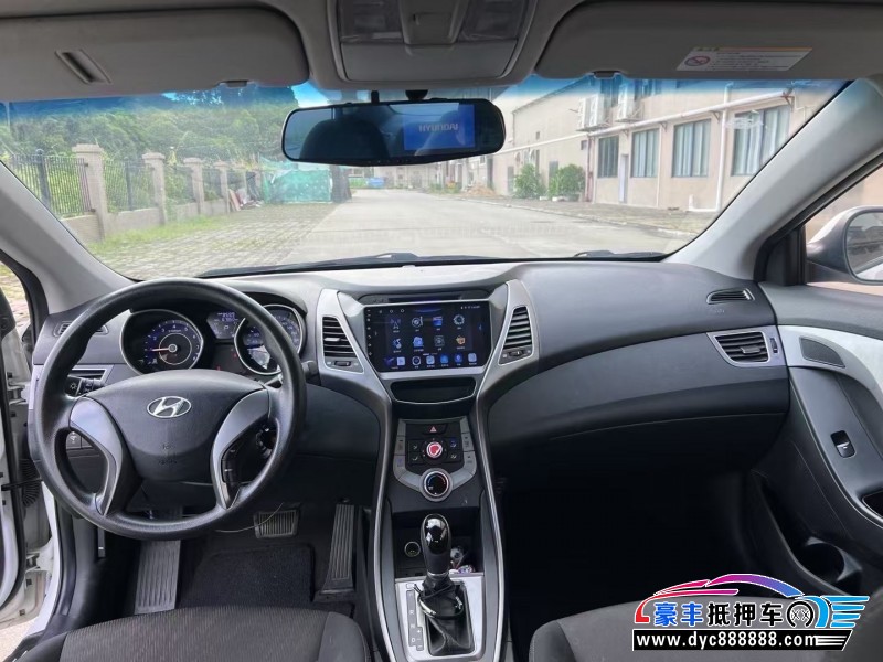 16年现代朗动轿车抵押车出售