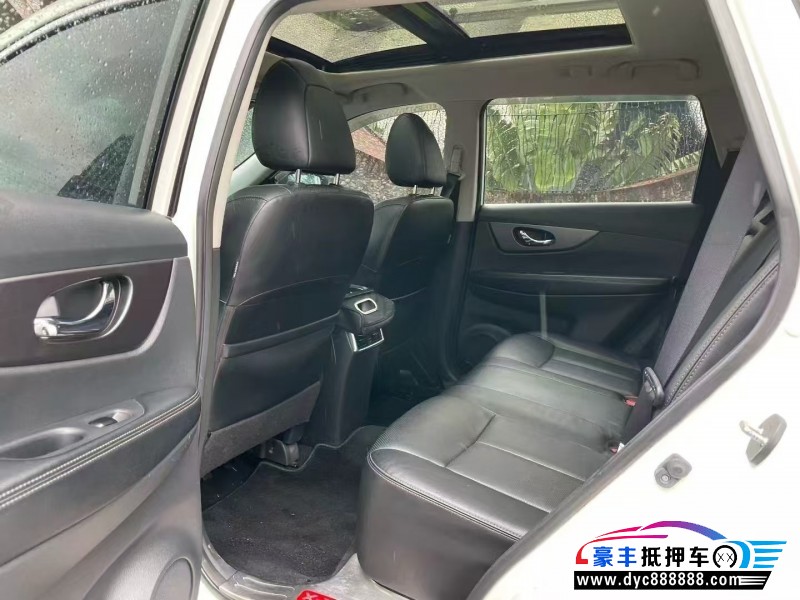 16年日产奇骏轿车抵押车出售