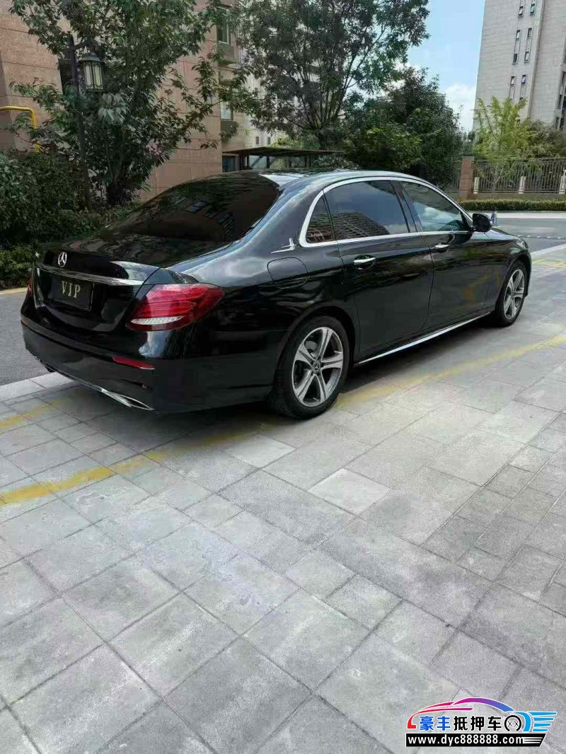 19年奔驰E轿车抵押车出售