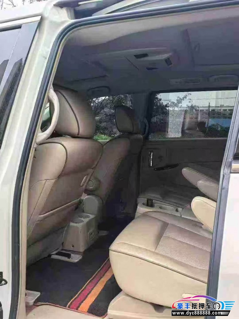 18年日产贵士轿车抵押车出售