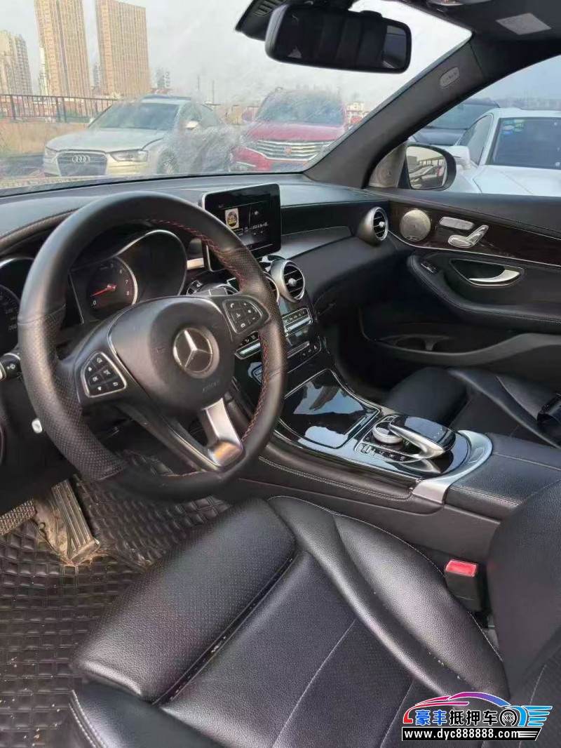 17年奔驰GLC轿车抵押车出售