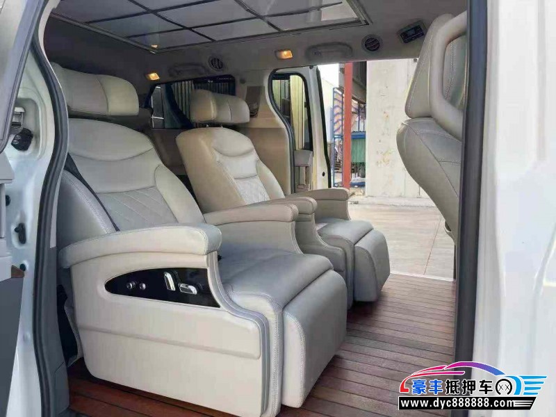 18年丰田塞纳轿车抵押车出售