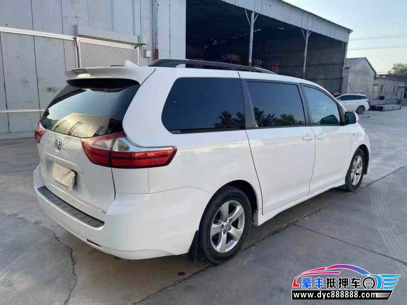 18年丰田塞纳轿车抵押车出售