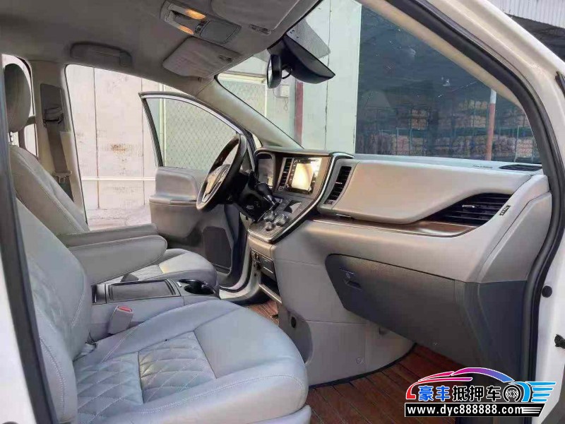 18年丰田塞纳轿车抵押车出售