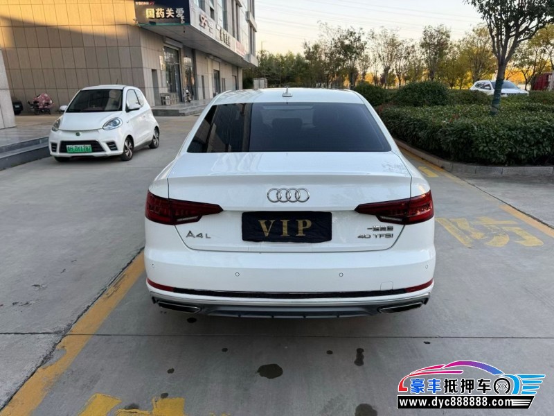 19年奥迪A4L轿车抵押车出售