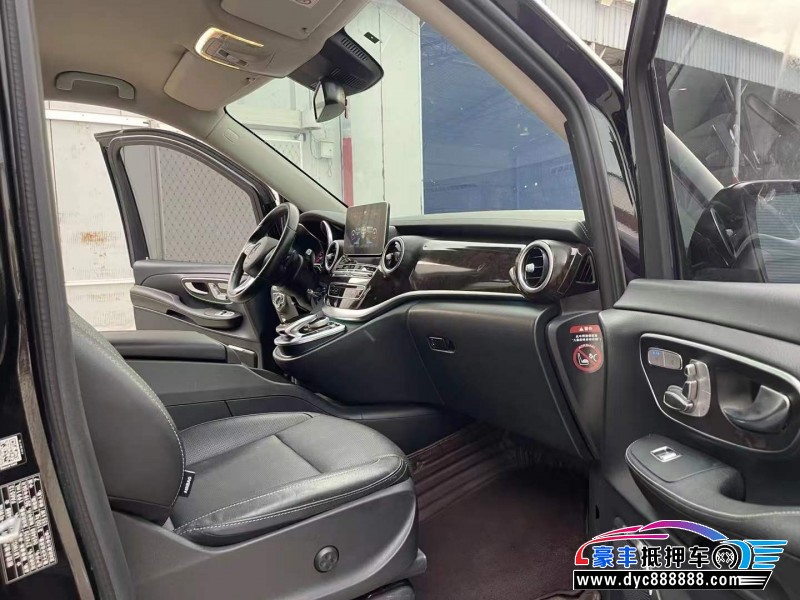 19年奔驰V轿车抵押车出售